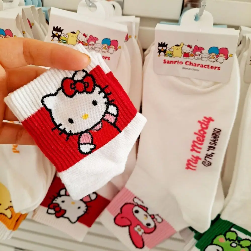 MINISO Sanrio-Calcetines deportivos de algodón para mujer, medias transpirables de Hello Kitty, Kuromi, Cinnamoroll, Melody