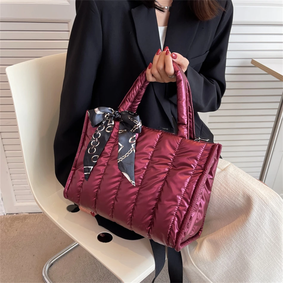 Elegante Damen-Tragetasche mit Seidenschal-Akzent, gesteppte Umhängetaschen für Damen, lässig, einfarbig, gepolstert, Damen-Umhängetasche – Detail 9