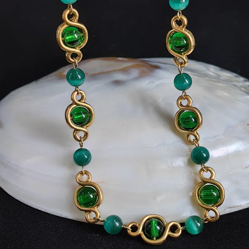 

Vintage & Fashionable French Style Necklace with Glazed Pendant, Elegant and Exquisite Women's Jewelry Accessory for Horse-Face