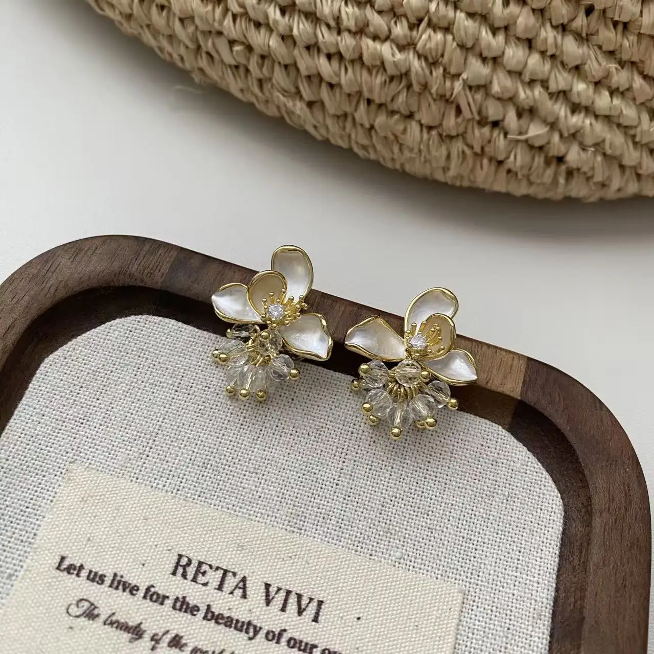

Temperament Drop Glazed Flower Beaded Tassel Earrings Niche Design High-end Feeling French Style Small Fragrance Earrings