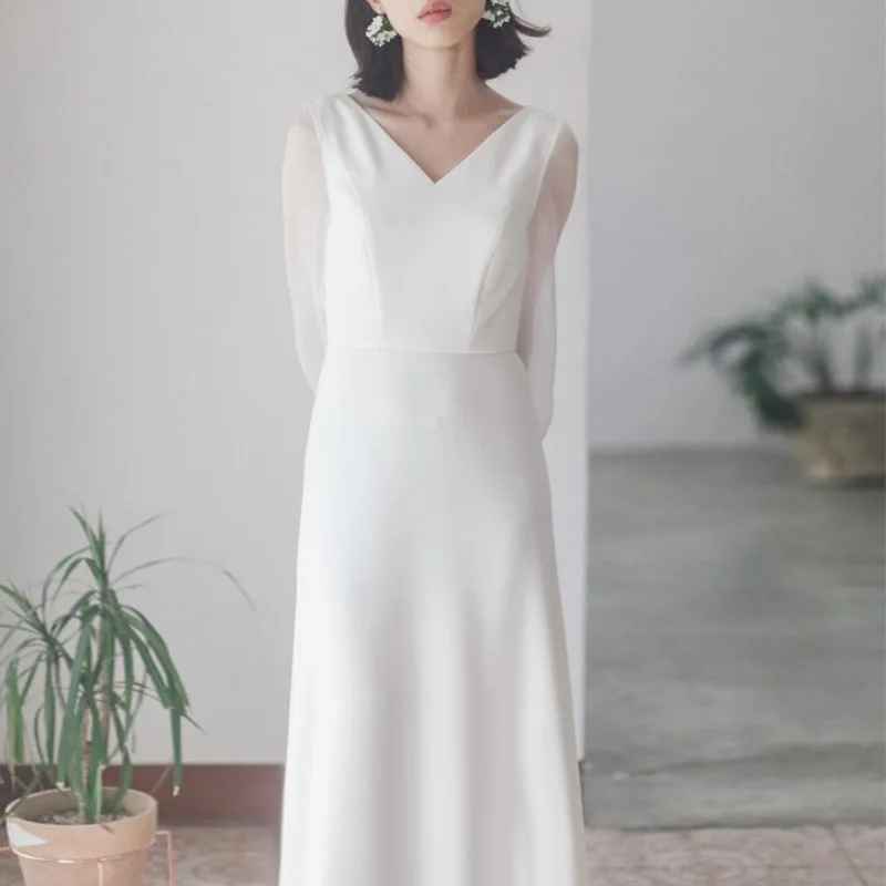 Robe de mariée française légère, Simple, en Satin blanc, voile de sortie, col en v, manches longues, robe de soirée pour Banquet d'anniversaire, 2026