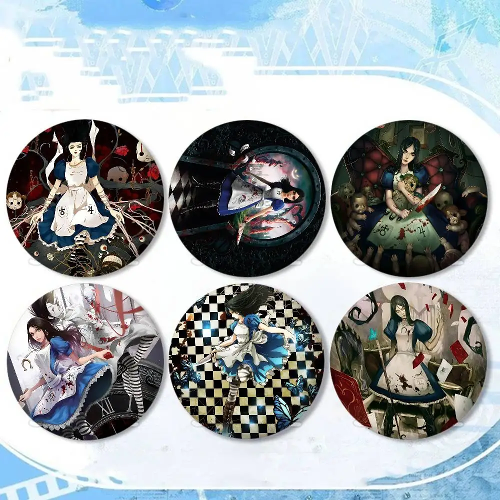 Insignias de juego Alice Madness Returns, broches redondos de dibujos animados, pines hechos a mano para mochila, accesorios de joyería, insignia de regalos