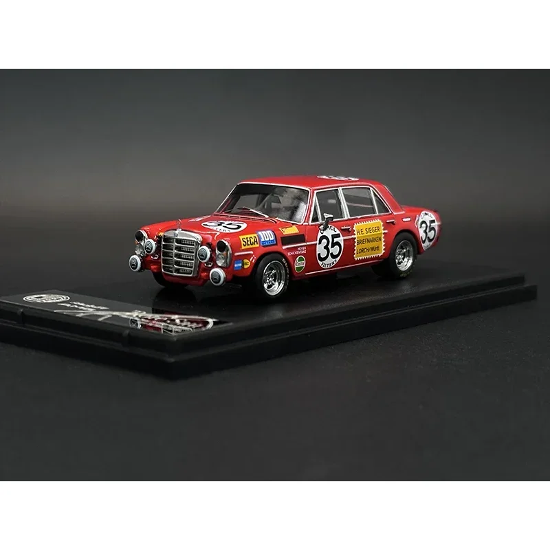 

Liberty64 1:64 300 SEL Redpig 6.3L V8 Diecast Diorama Car Model Collection Miniature