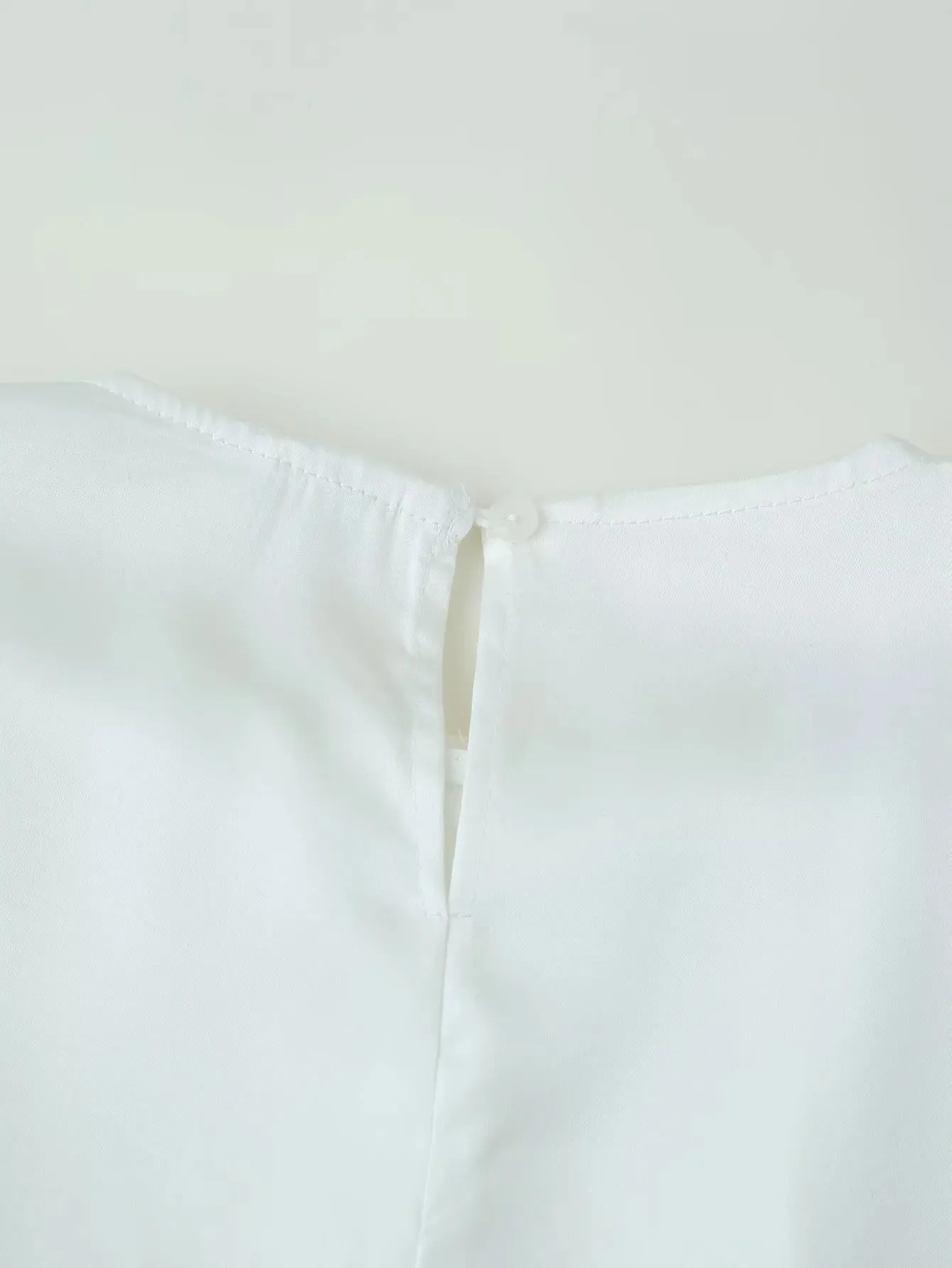 Elegante Damen-Bluse mit Spitzenbesatz und Kontrast-Schal-Design, Schicke Langarm-Bluse mit Taillenschnürung und Rundhalsausschnitt für Alltag und Dates – Detail 8