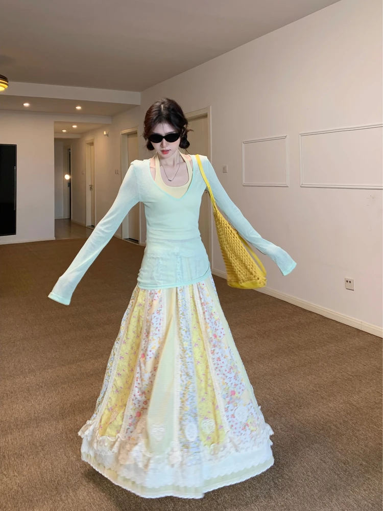 

Gentle Wind Long Sleeve Women's T-Shirt Set with Lace Vest Spring Fashionable Three-Piece Suit Casual Style Floral Pattern