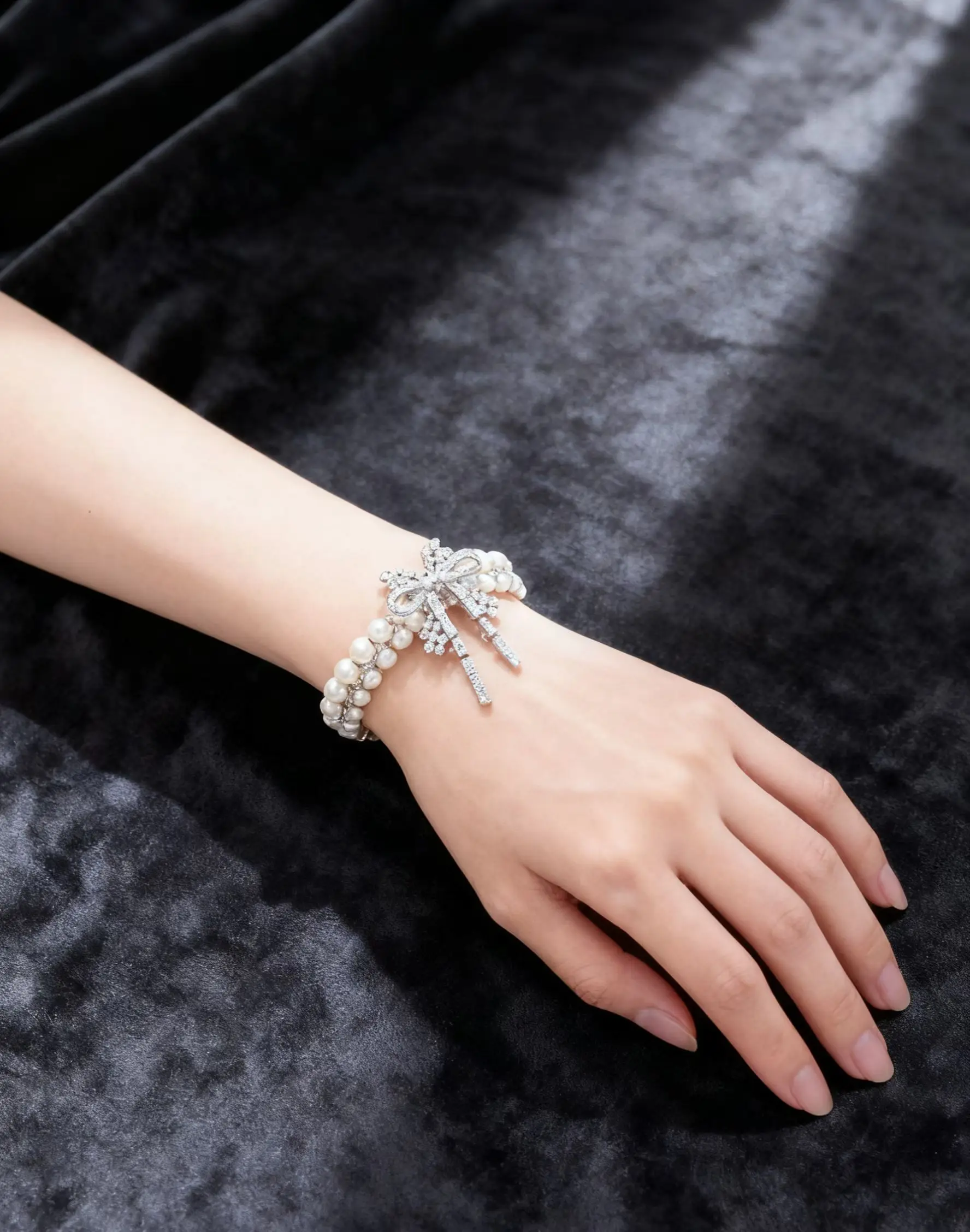 90 Natural pearl necklace+bracelet two-piece set with full diamond spacer design, fashionable and trendy without exaggeration