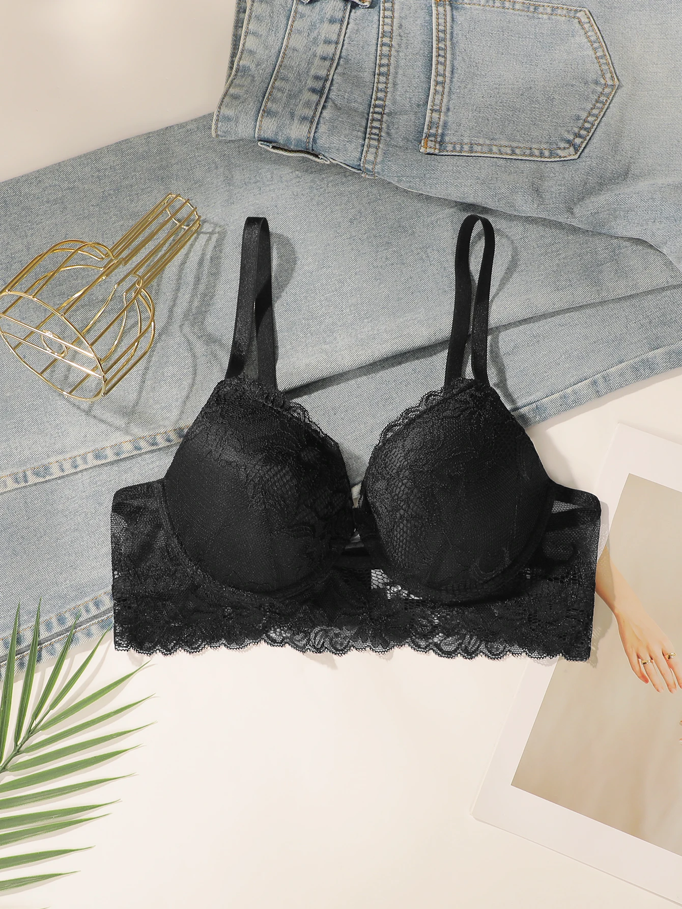 Women's sexy embroidered lace underwear with steel rims gathered push ups breathable and comfortable close fitting bra U026