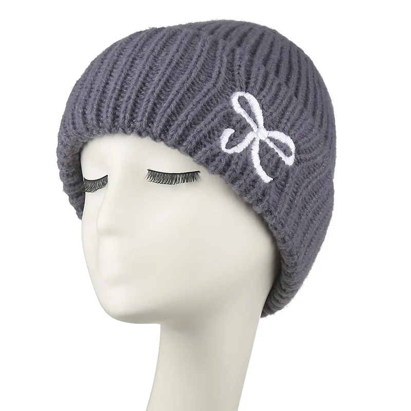 Thickened face-slimming beanie for students, versatile pullover hat, knitted hat for autumn and winter