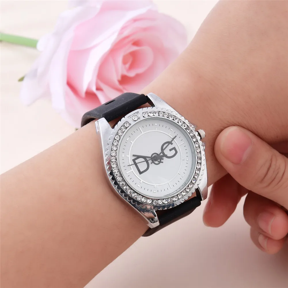 Luxury Brand DQG Women\'s Watch Leather Strap Rhinestone Inlay Dial Fashion Sport Quartz Watch for Women Gift Clock 2023