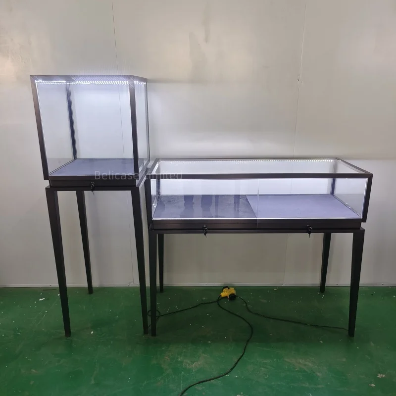 Custom fashion gold locable jewelry accessories showcases display with LED light glass jewelry display cabinet