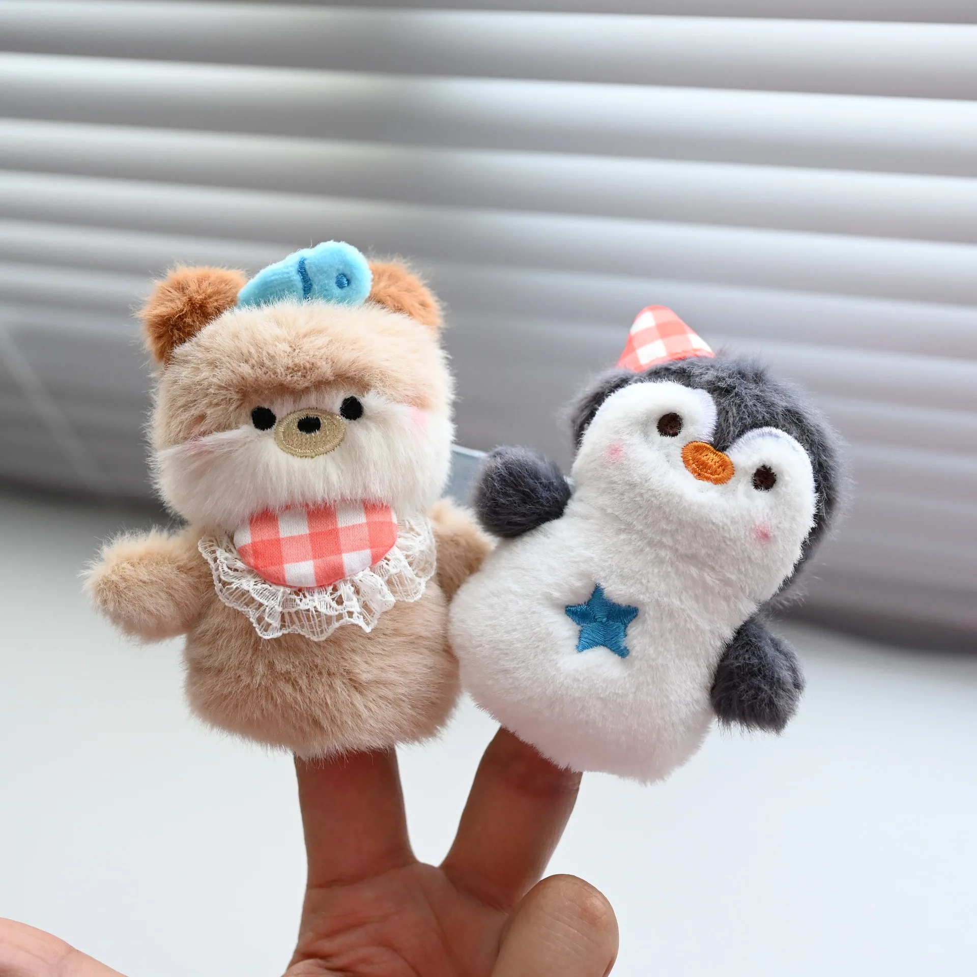 【 Vingerpop】 Nieuwe kleine dierenserie Cartoon vingerpop pluche knop pop hanger schattig