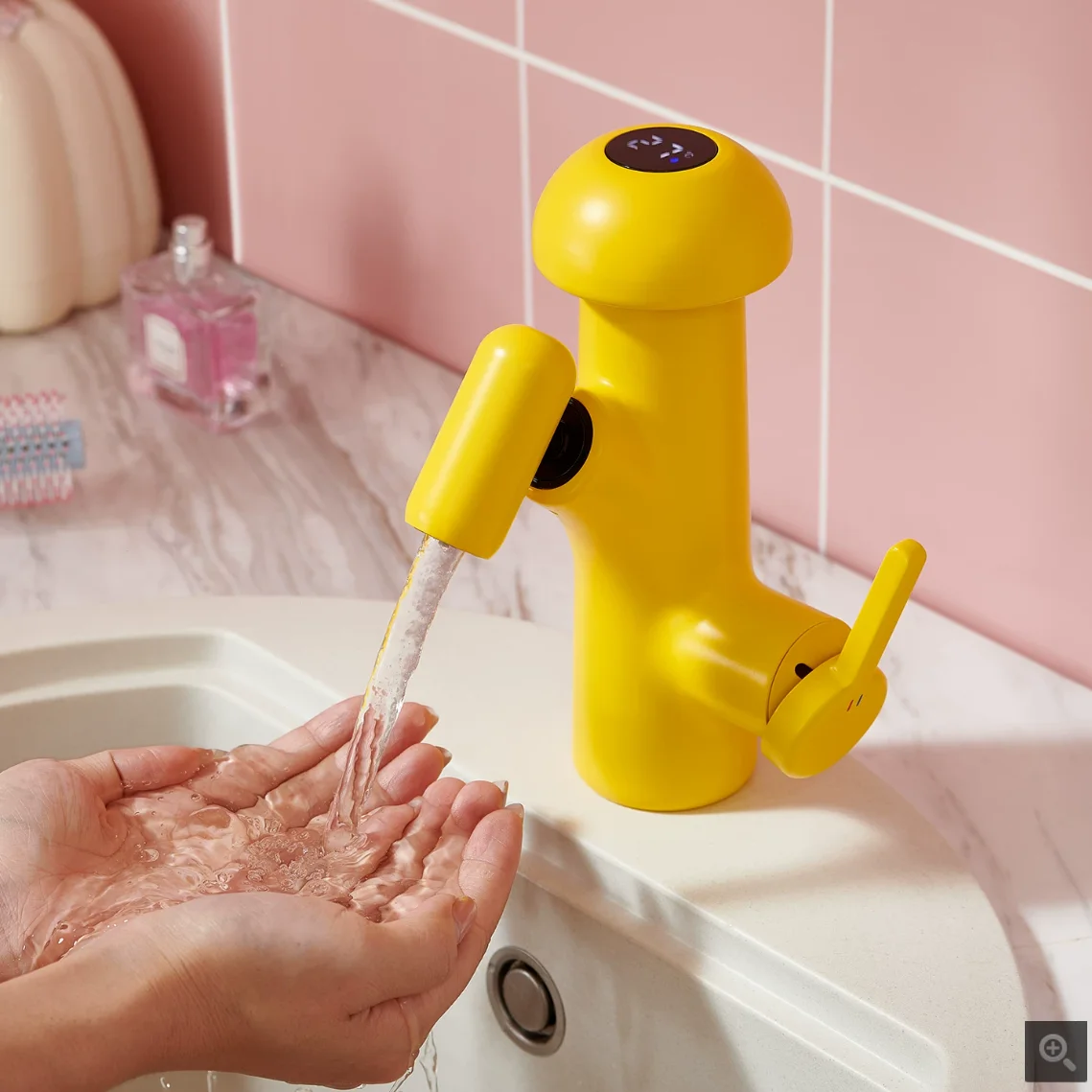 Colorful Bathroom Sink Faucet Basin Pull-out Digital Display Sink Faucet Hot and Cold Single Lever Functions Water Mixer