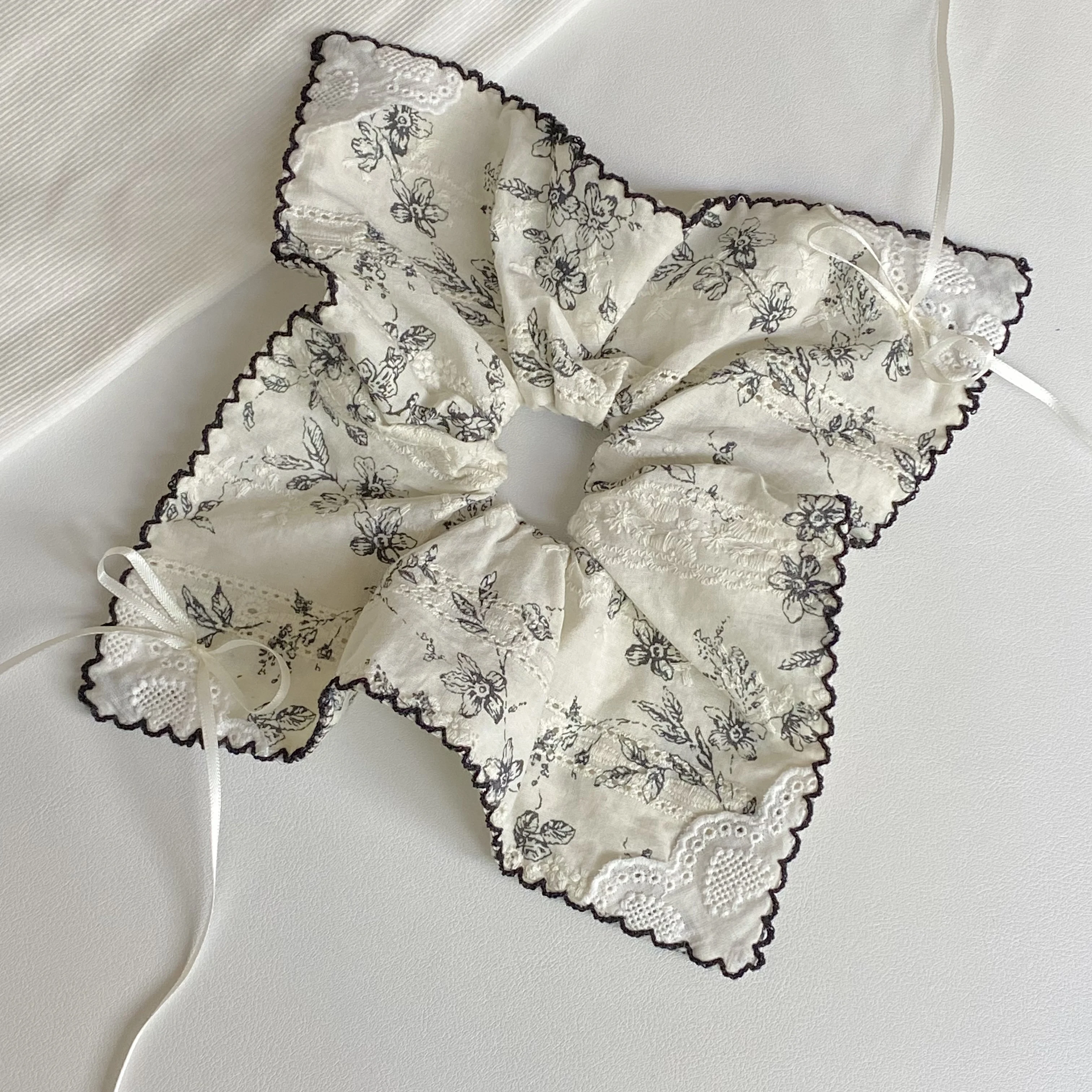 

Литературный ретро-девушка, черный квадратный шарф ручной работы с цветочной вышивкой из чистого хлопка, резинка для волос, женский элегантный аксессуар для волос