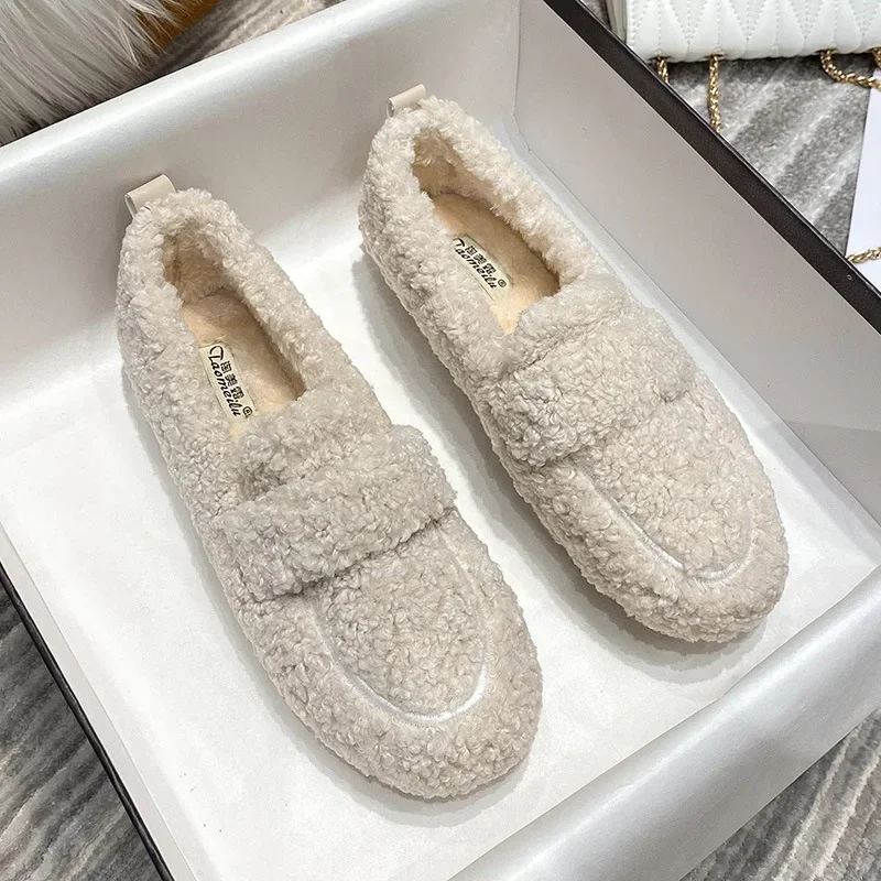 

2024 new women's winter warm outdoor shoes plush design british style white snow boots Ladies' casual flats Large size 41-43