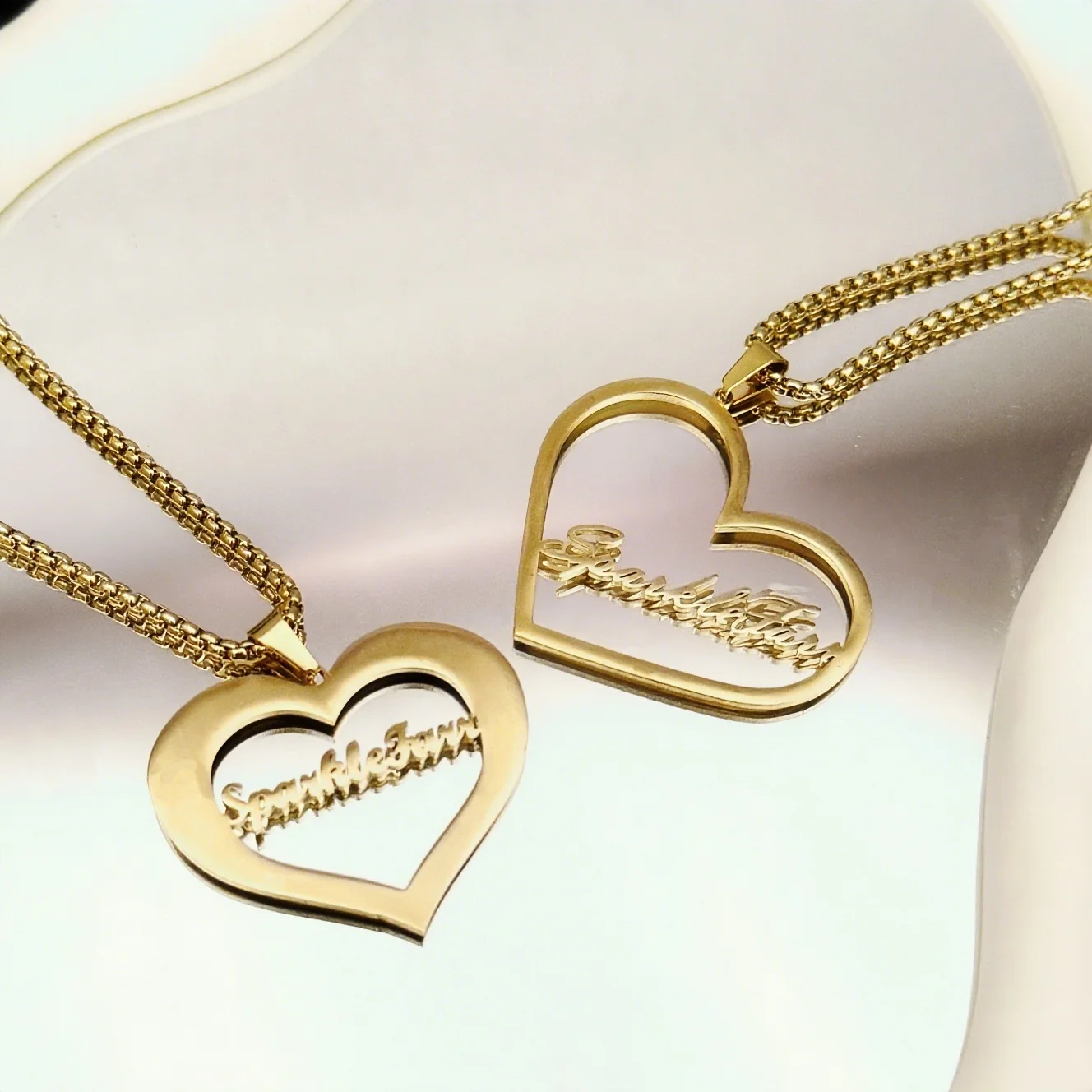 

Customized Fashion Stainless Steel Name Necklace Personalized Letter Gold Choker Necklace Pendant Nameplate Couple Birthday Gift