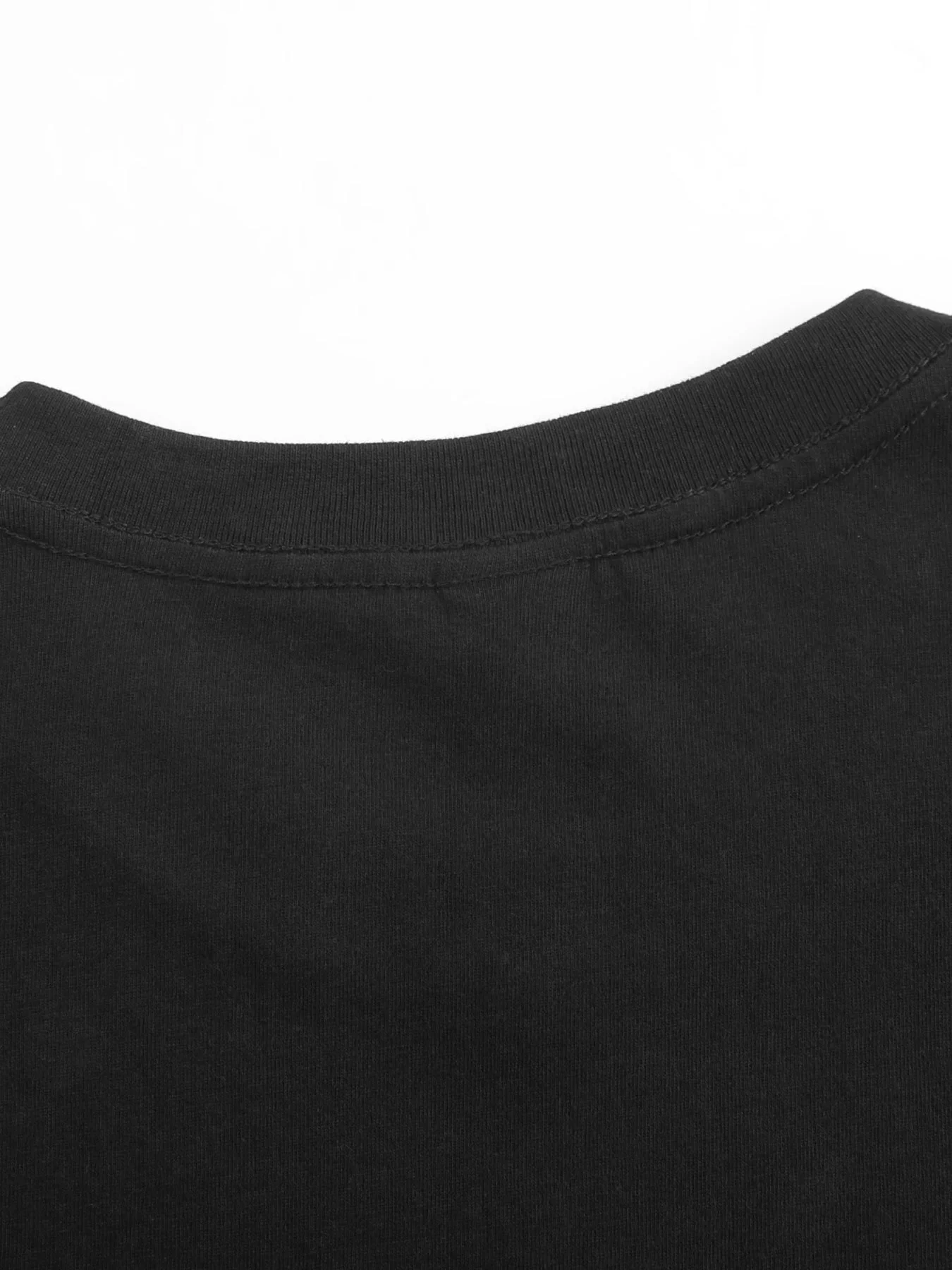 تي شيرت Witch'S Cauldron للرجال - تي شيرت أبيض برسومات الهالوين مع مرجل أسود وطباعة فقاعات أرجوانية/أخضر