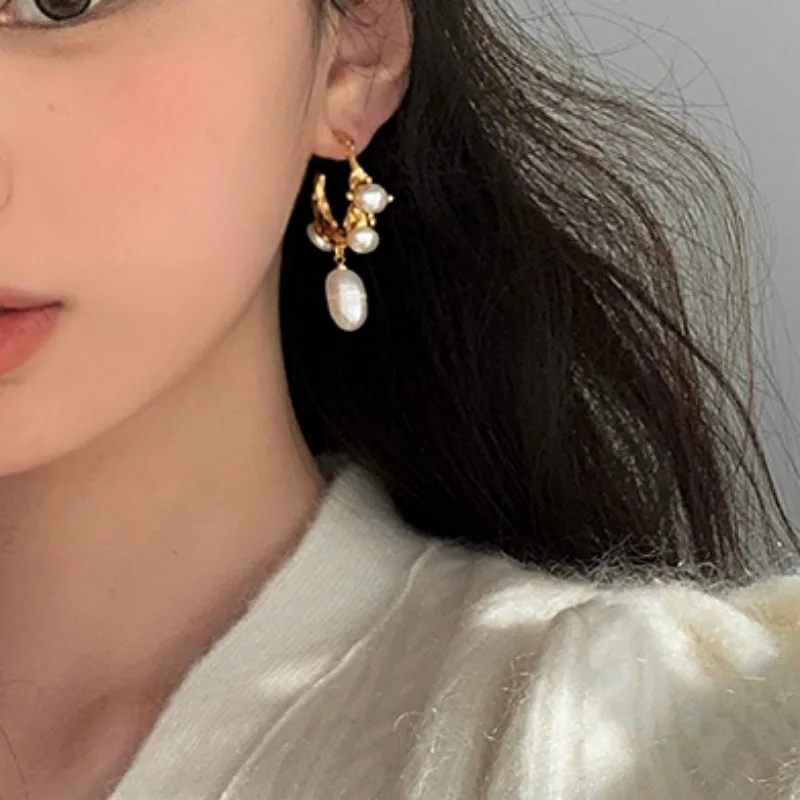 Europe and America New Vintage Earrings Natural Baroque Freshwater Pearl Dangle Earrings for Women Daily Jewelry Pendant Gift