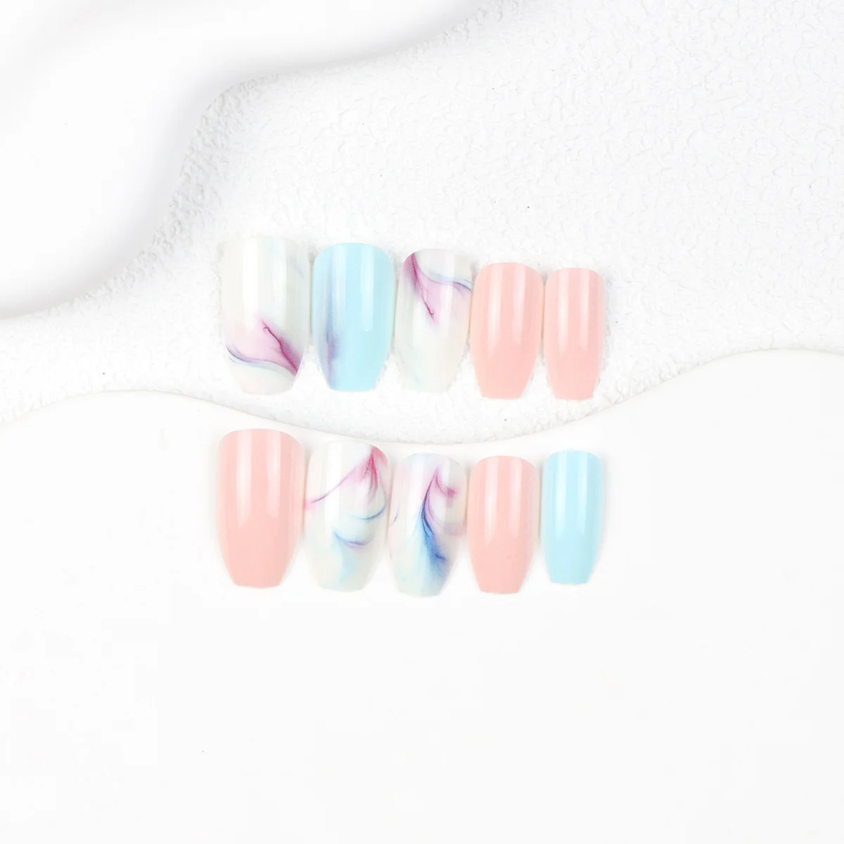 24 pièces de pointes d'ongles carrées de couleur dégradée de taille moyenne, paquet assorti pour la décoration des ongles