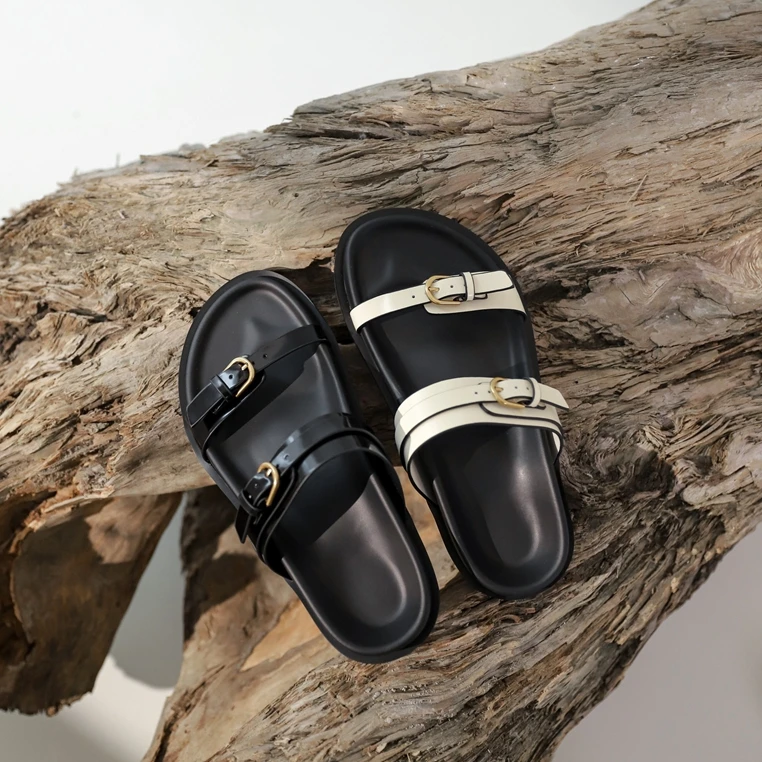 

New 24 Metal Bule Decorated Open Side Bead Cowhide Flat Bot Comfortable Slippers Versatile Daily Wear Rubber Sole