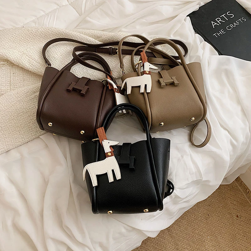 인기 있는 여성용 메신저 백, 정품 가죽 토트 옵션, 유명 디자이너의 클래식 우아한 핸드백