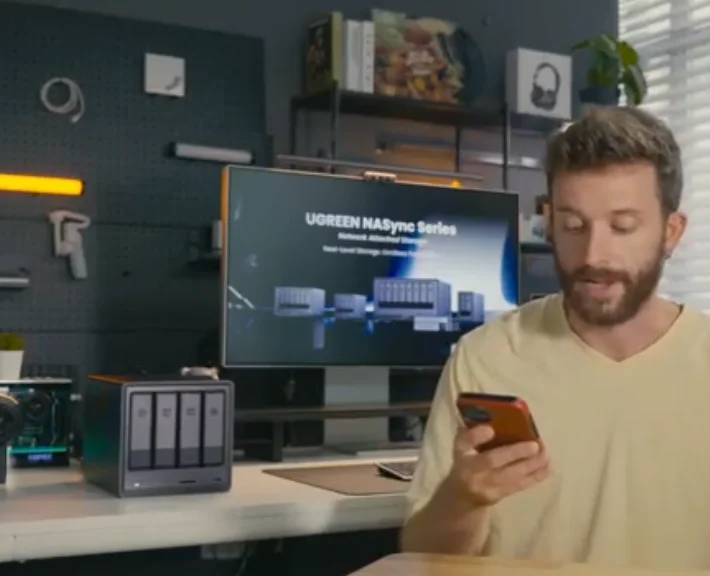 

Factory Price NAS DXP6800 Pro 6-Bay Desktop NAS, Intel i5 1235u 10-Core CPU, 8GB DDR5 RAM, Built-in 128G SSD for System