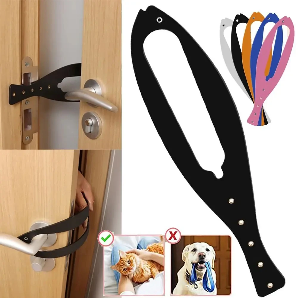 Left door seam tool cat door bracket lock buckle can be adjusted to prevent dogs from entering, durable, safe, and easy to insta