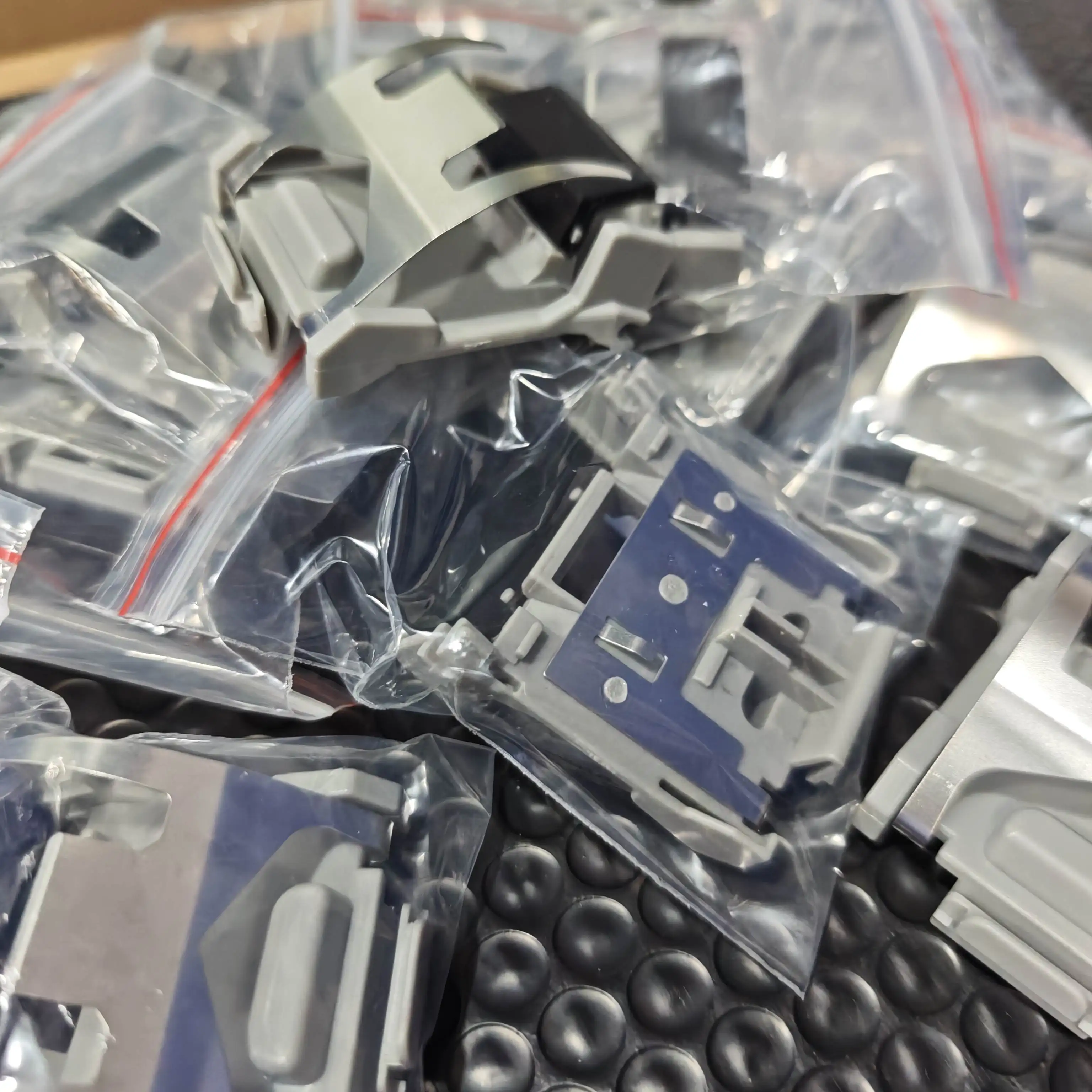 

1X B12B813421 Комплект разделительных накладок ролика захвата для сканера EPSON GT-S50 GT-S55 GT-S80 GT-S85/S85N S80N S55N S50N