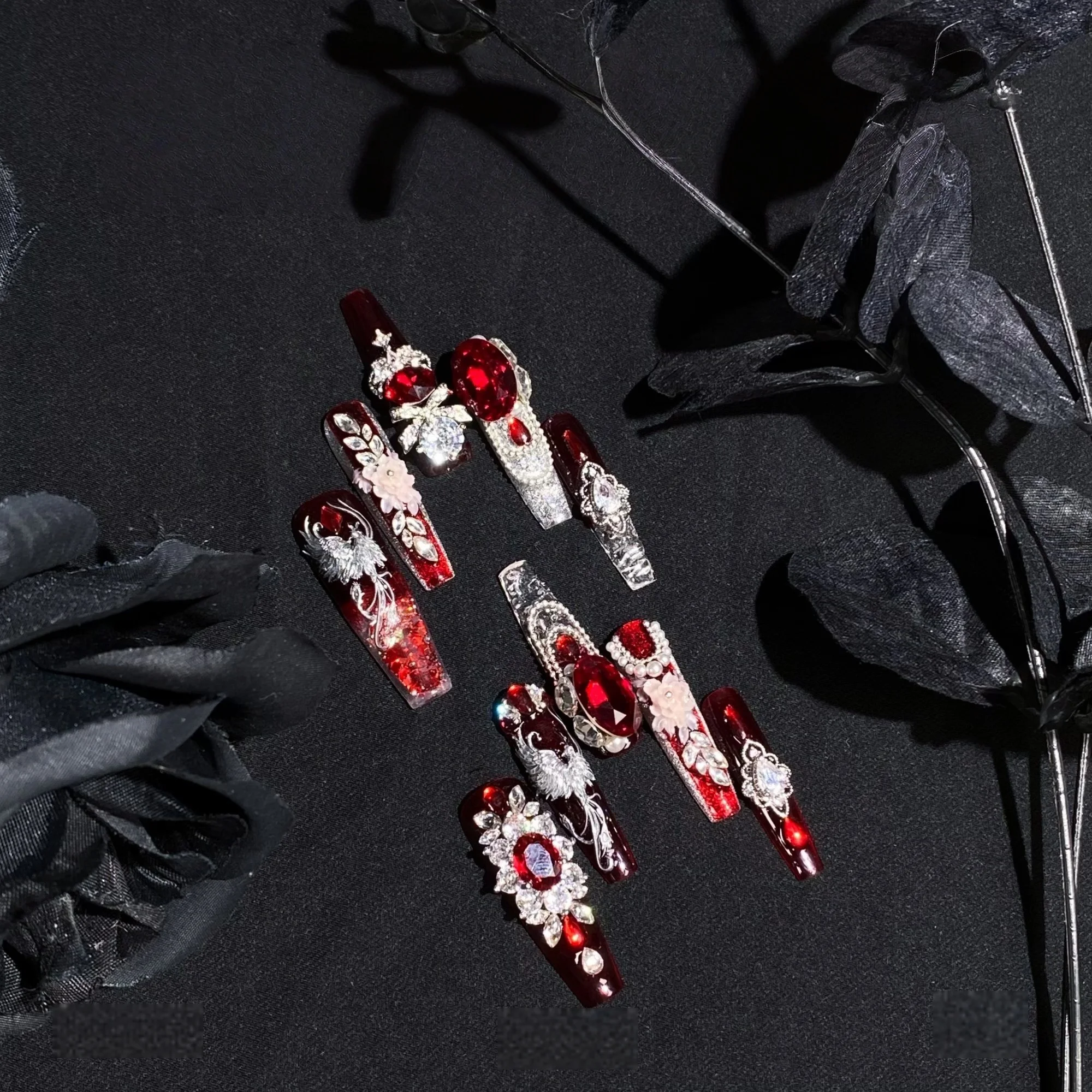 New Year's Fair Manicure Wedding Ruby Red Carvings Ice-clear 2026 Nail Press On Nails Handmade Fine Glitter Gradient Fake Nails