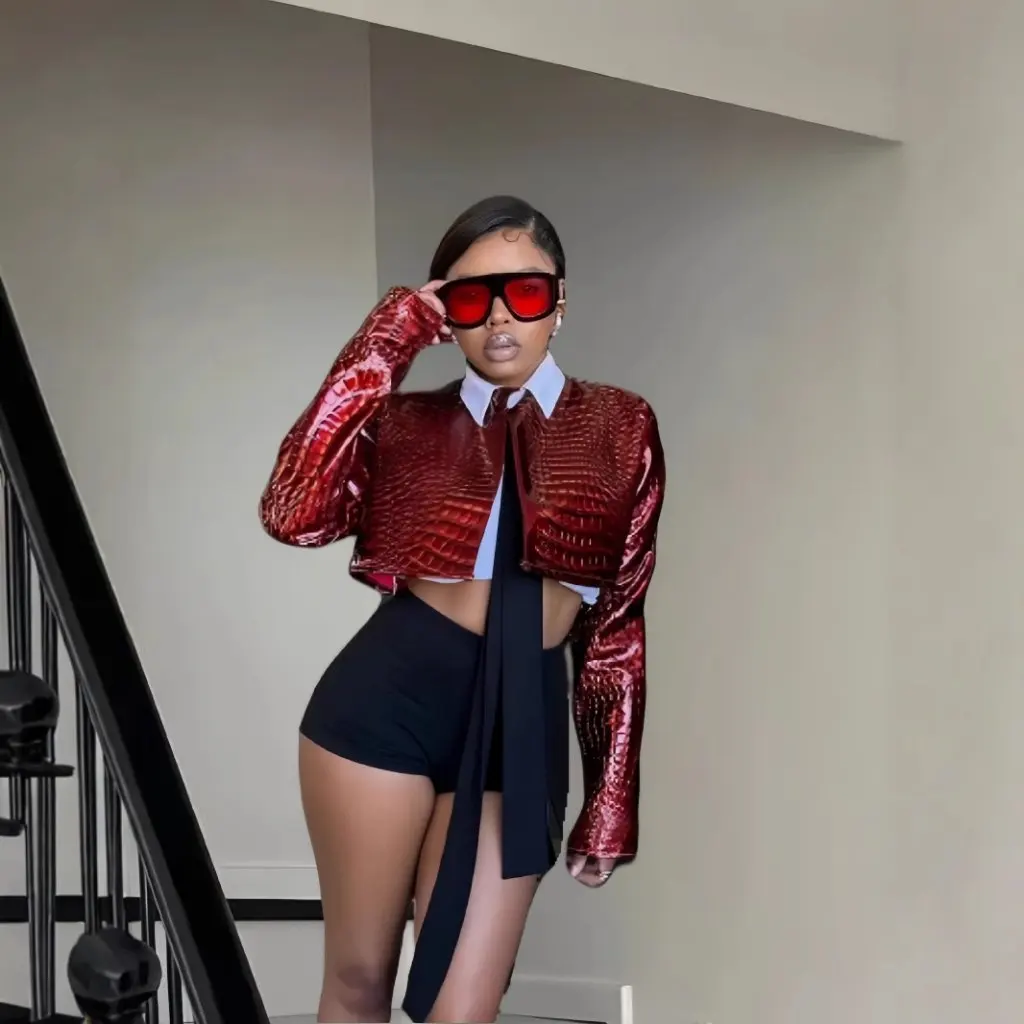 Europeu e americano spice girls cor sólida brilhante plissado topo feminino 2024 outono nova manga aberta curto fino ajuste umbigo jaqueta