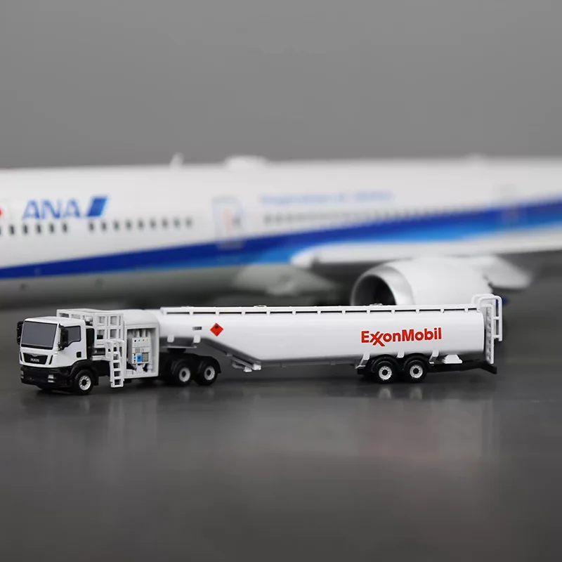 Resin 1:200 Scale Airport Ground Handling Tank Truck Simulation Resin Model Simulation Airport Ground Handling Set