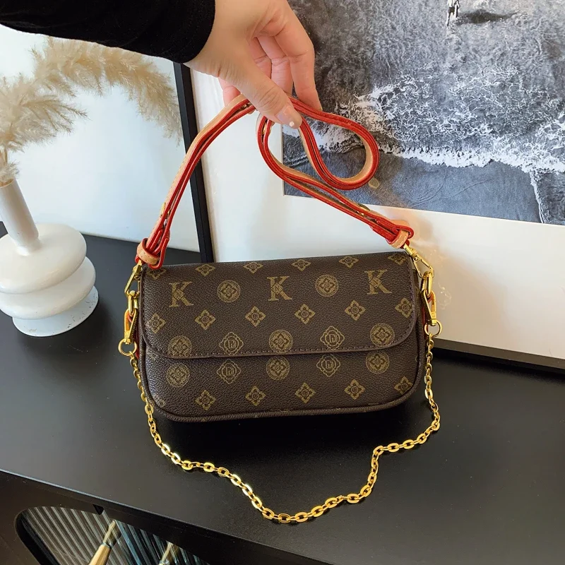 

​ 2025 Новая женская маленькая квадратная сумка через плечо, многосторонняя сумка через плечо, модная универсальная повседневная сумка для ежедневного использования ​