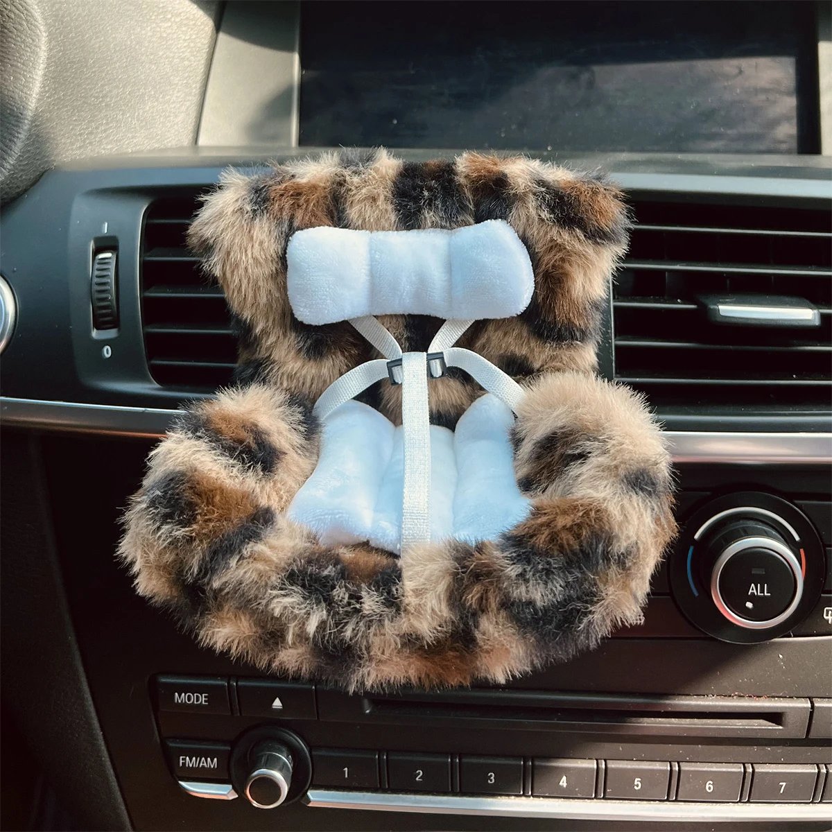 Suitable for 17cm Labubu Cute Doll Cute Car Safety Seat Car Doll Safety Seat Kawaii