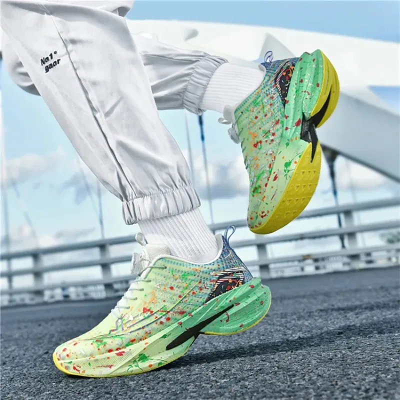 New Running Shoes Breathable Lightweight Sports Shoes Men Rotating Buckle Comfortable Wear-resistant Anti-slip Casual Shoes Men