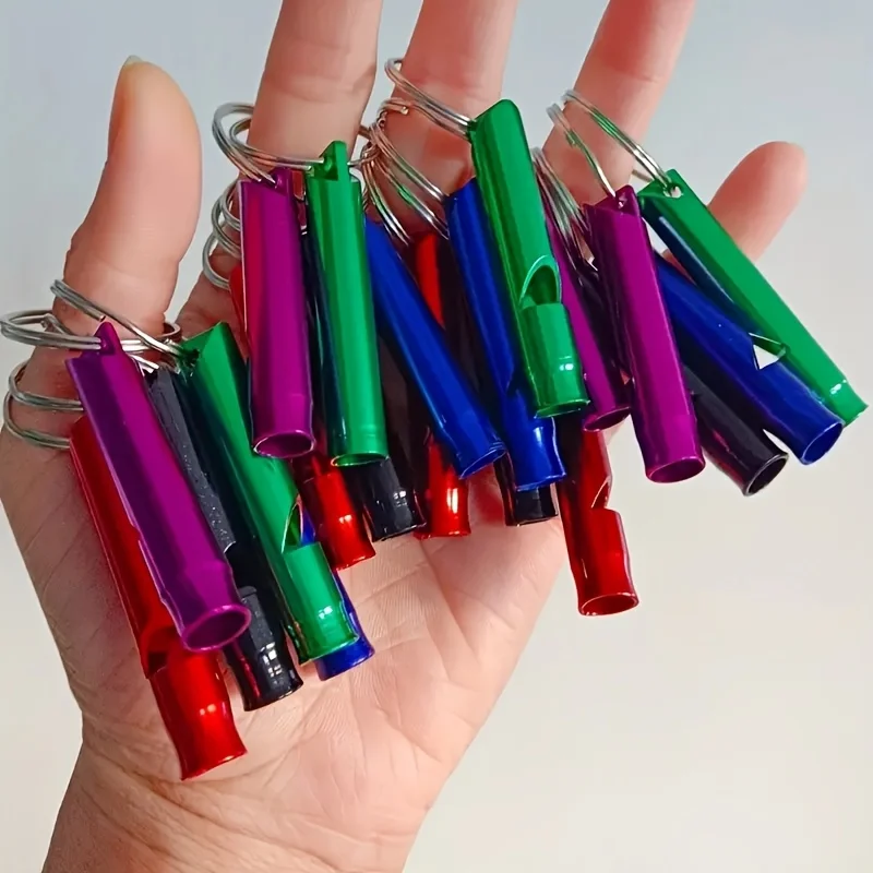 Paquete de 10 silbatos de supervivencia de aluminio coloridos con llavero: perfectos para acampar, hacer senderismo, cazar y actividades al aire libre, se pueden