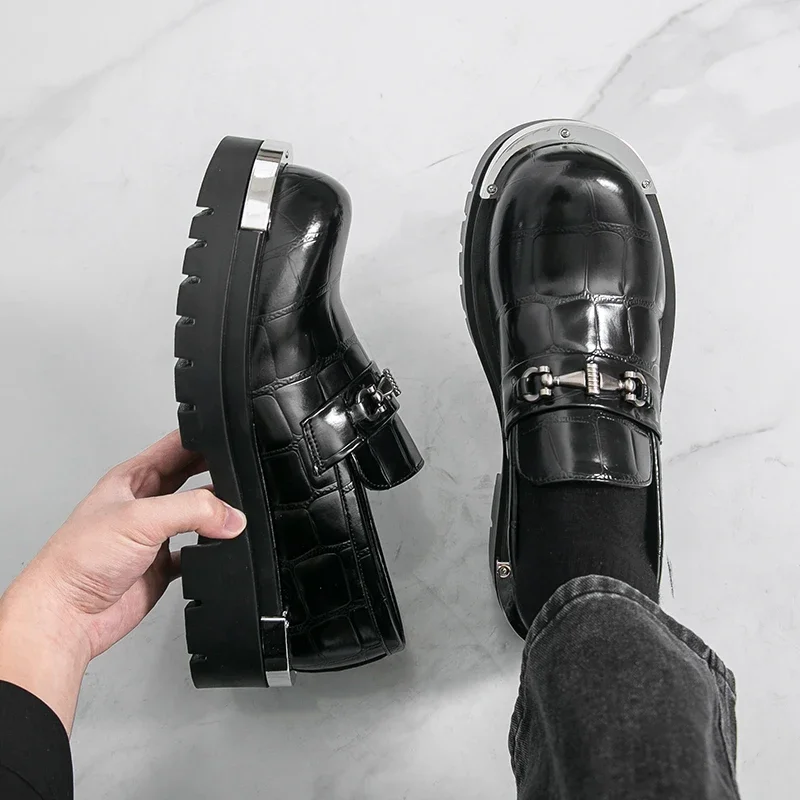 أحذية رجالية كلاسيكية كبيرة الحجم بنعل مكتنز من الجلد اللامع أحذية أوكسفورد كاجوال على الموضة للرجال أحذية لزيادة الارتفاع