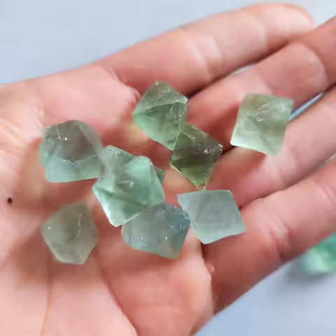 Natural Crystal Fluorite Octahedron Crude Stone Mineral Healing Sample Gem Aquarium Home Decoration Stone Collect Souvenir