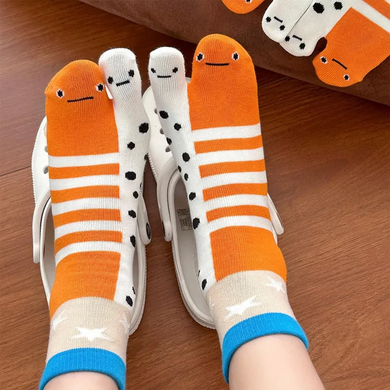 4 Paar lustige süße geteilte Zehensocken für Damen, Cartoon-Haifisch-Wal-bedruckte Söckchen, weiche, bequeme, atmungsaktive kurze Socken