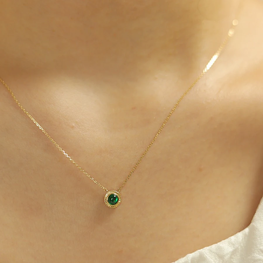 925 Sterling Silver Emerald Zircon Round Pendant Necklaces for Women Light Luxury Fine Jewelry Minimalist Vintage Accessories