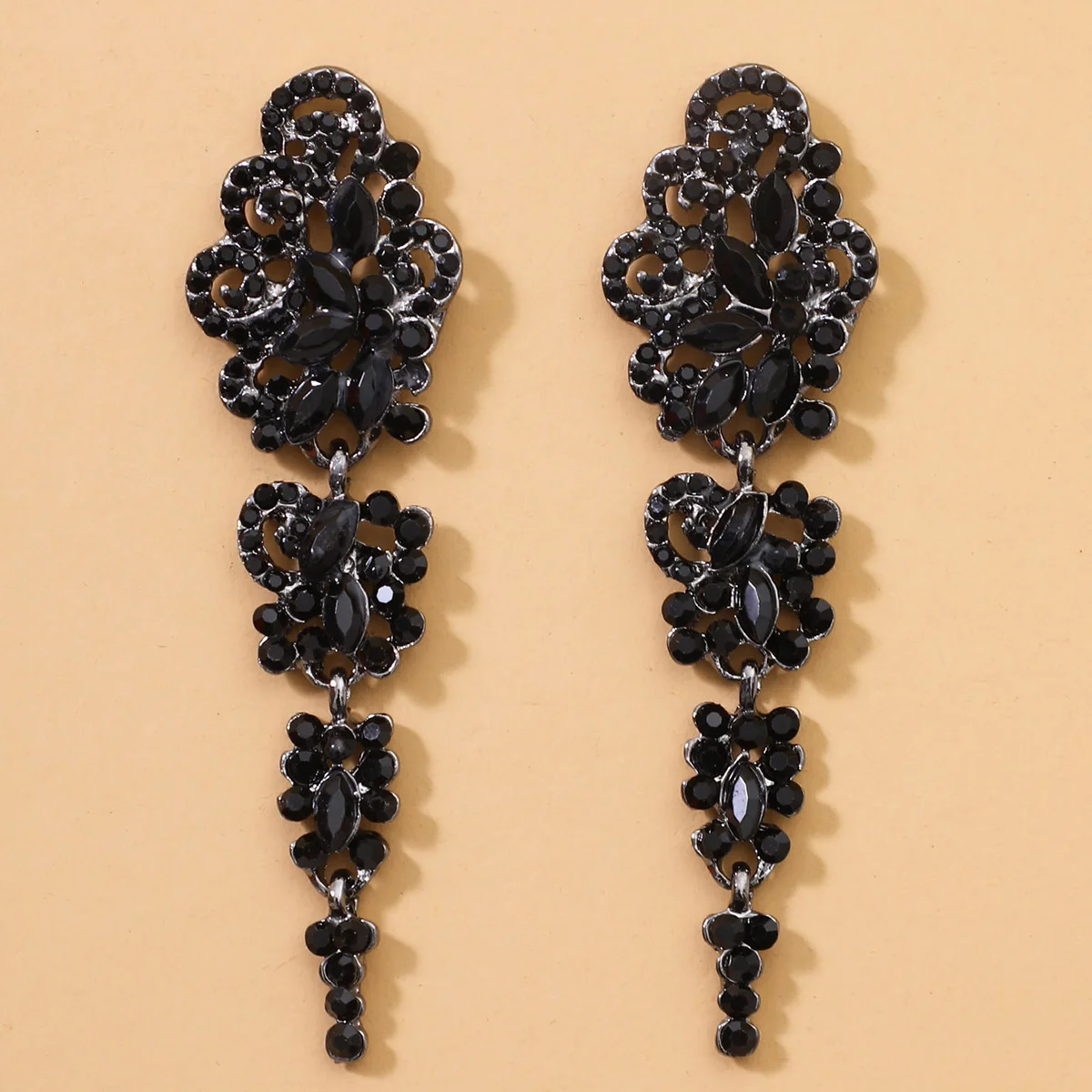 2pcs European and American Fashion Long Geometric Metal Diamond Studded Women's Earrings, Luxurious Jewelry and Dating AC