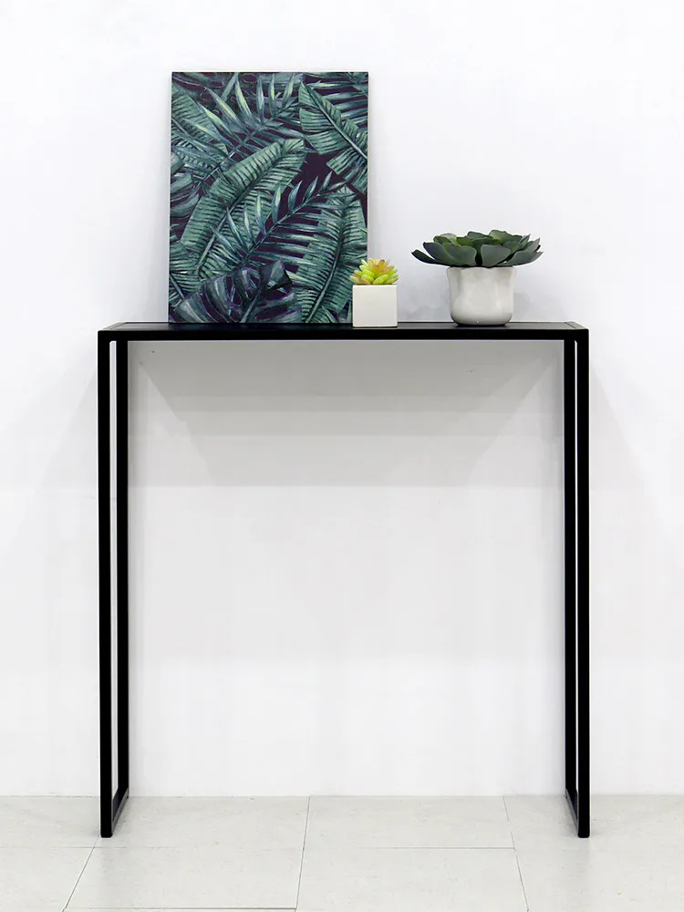 Modern simple console table against the wall decoration end view Taipei European wrought iron table table shelf long narrow