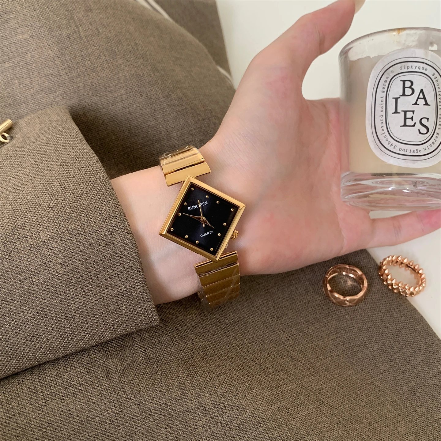 

Vintage Nordic Different Rhombus Small Dial Women's Commuter Metal Quartz Watch Women