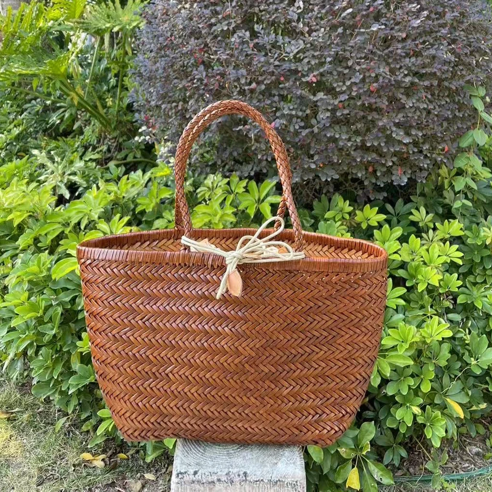 

Genuine leather braided tote bag 2025 new luxury design large capacity cowhide French vacation beach bag women's vintage handbag
