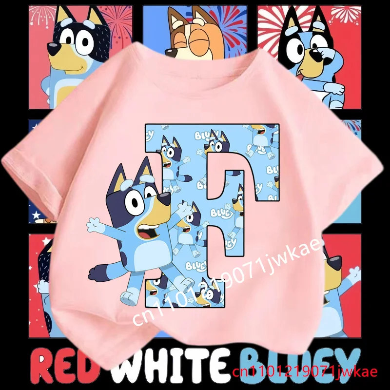 

Модная детская розовая футболка Bluey Letter A-Z с короткими рукавами и мультяшным принтом собаки, подходит для всех сезонов, подарок на вечеринку для мальчиков и девочек