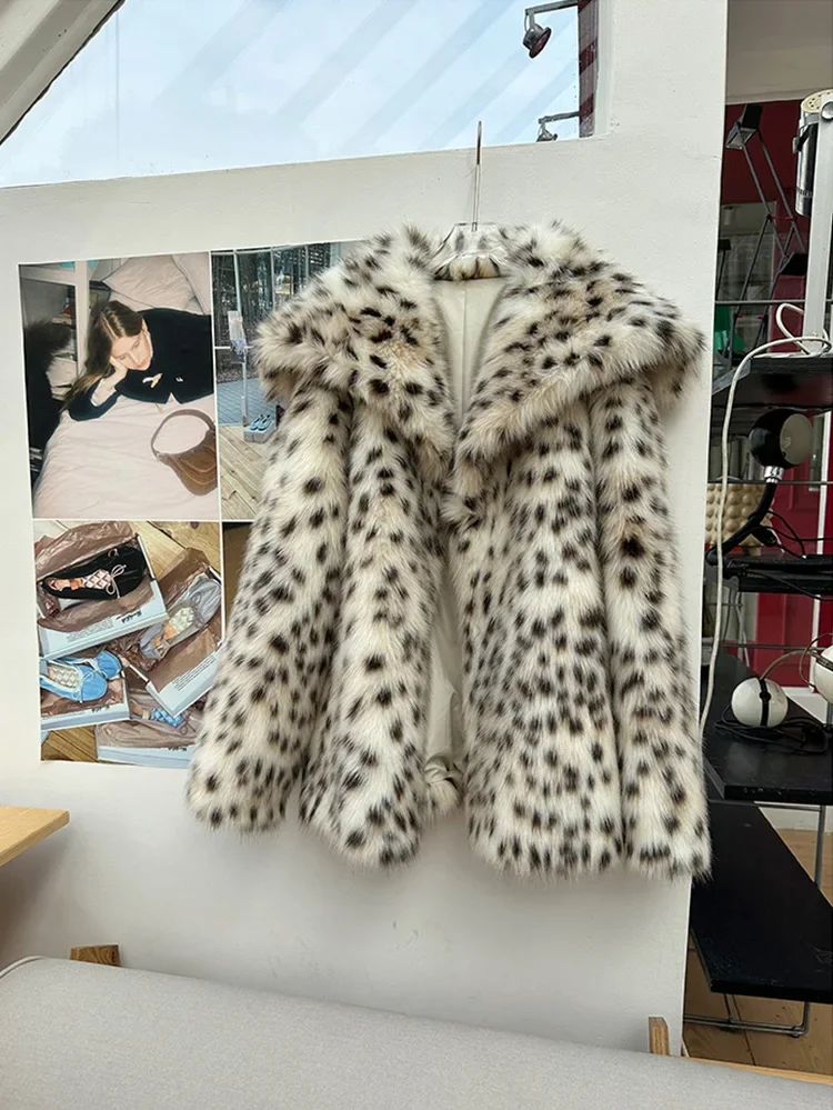 2024 New Arrival Leopard  Fur Overcoat with Fashion party Thick warm Faux Fur Unique Design Winter Entry lux fur Coat Women\'s