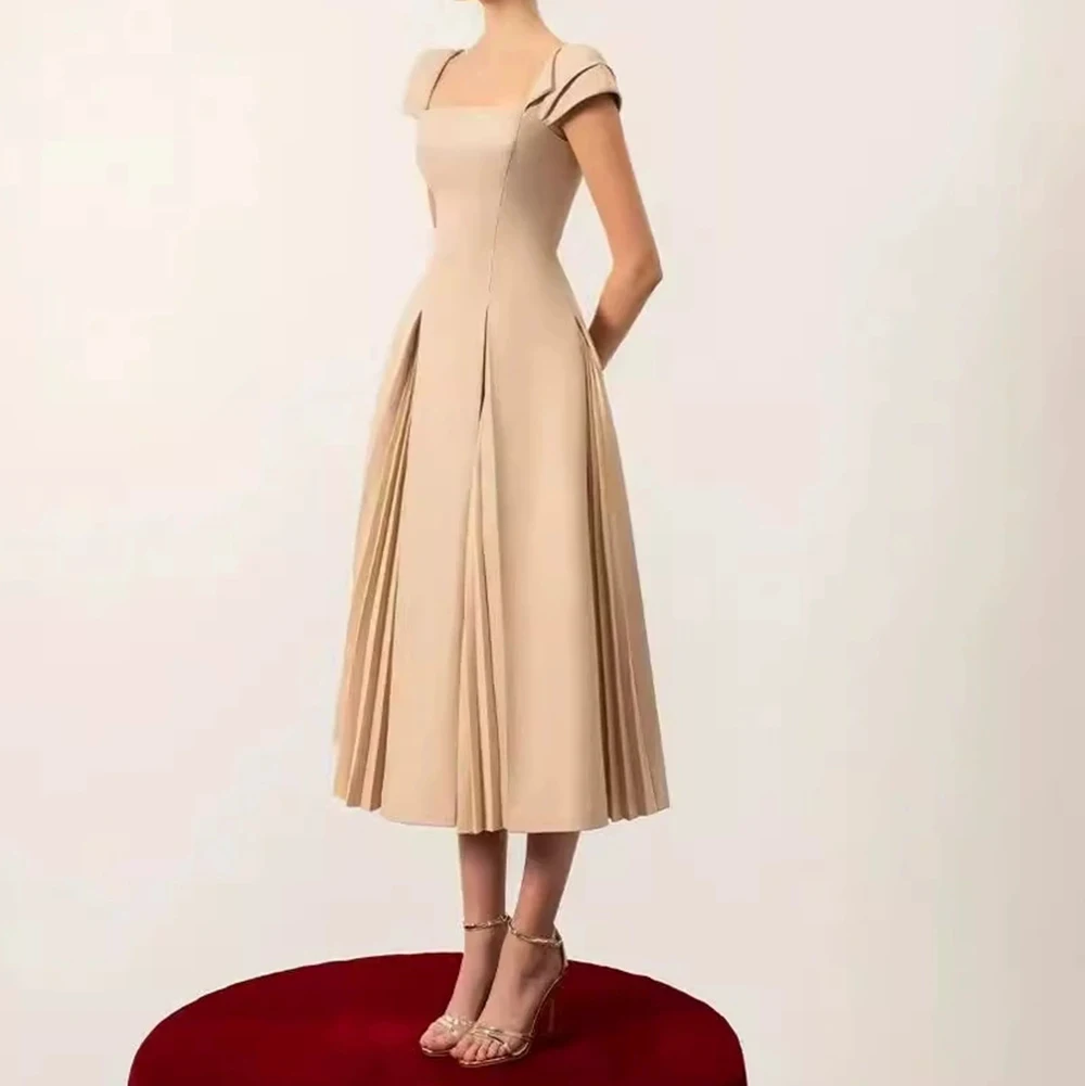 Neu eingetroffenes Nischendesign-Kleid mit großem, quadratischem Ausschnitt und großem Swing-Rock, eleganter und vielseitiger Rock-GZXX1161