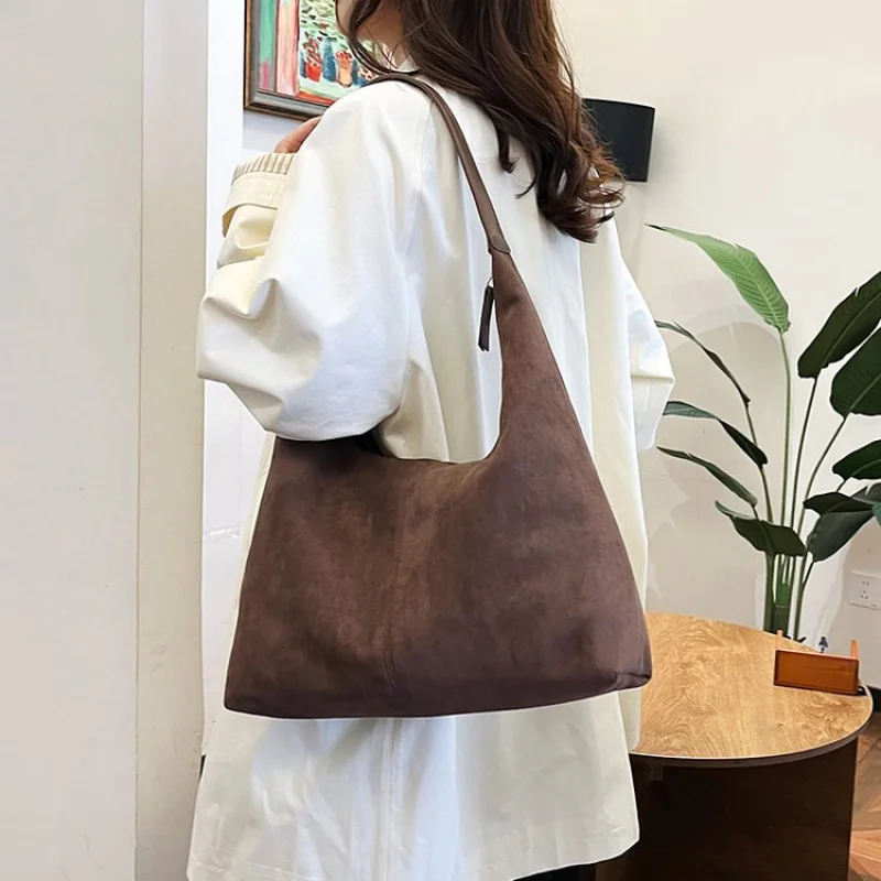 

Fashionable Women'S Handbag Made Of Fine Leather Boasting Casual Trendy Spacious Soft Daily Modern Look​