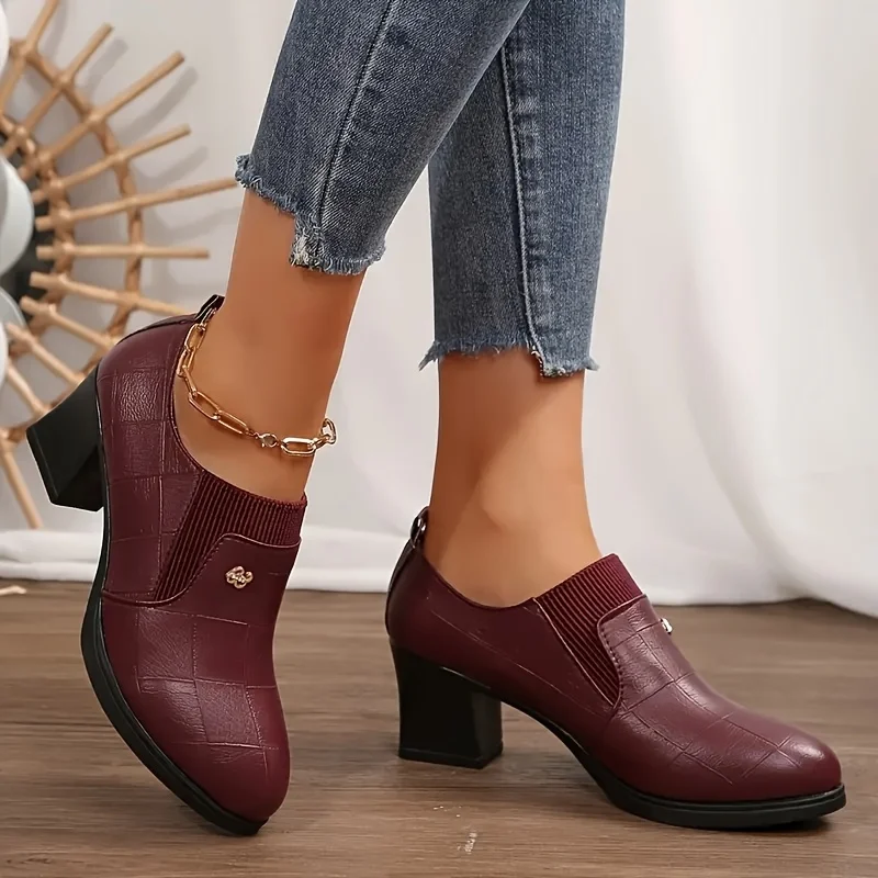Sepatu Wanita Hak Tebal Musim Gugur 2025 - Kulit Lembut, Ujung Tertutup, Model Slip-On, Warna Burgundy, Anti Selip, Nyaman untuk Kerja Kantor