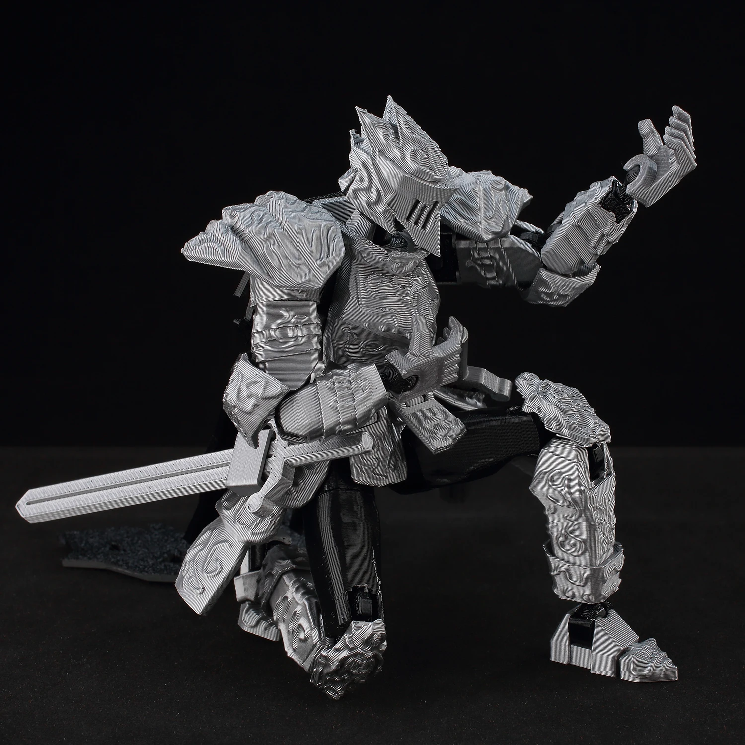 ​ 9L3D Lucky13 Silver Armor Knight Actionfigur Dummy13 mit TripleWeapon T13 Mehrgelenkiges 3D-gedrucktes Sammlerspielzeug Titan13 ​