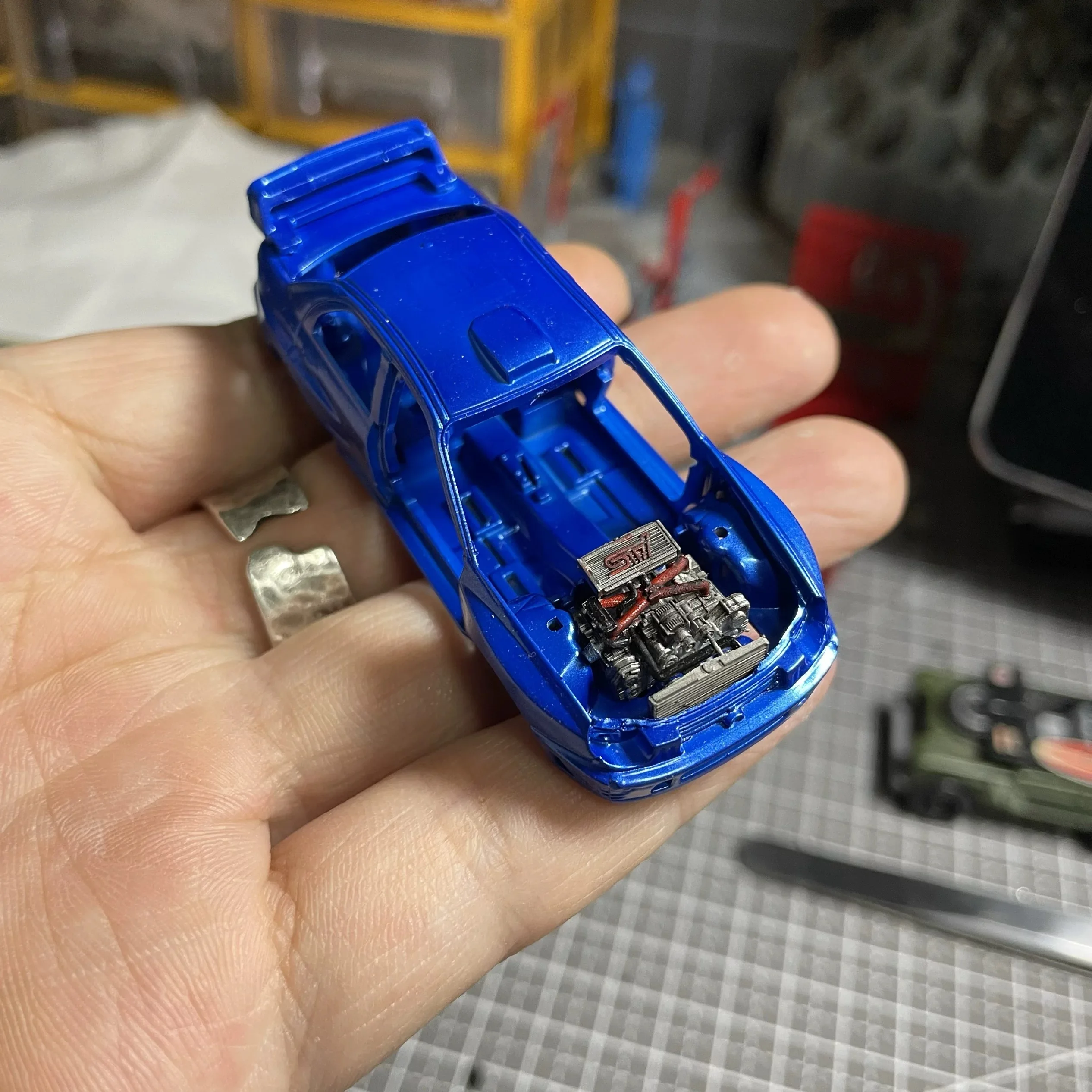 1:64 American Garage Miniature Scene Model DIY Landscape Auto Repair Factory Scene Auto Repair Worker Doll