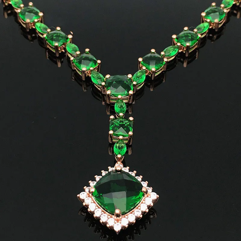 585 purple gold luxury emerald necklaces high-grade fashion plated 14K rose gold clavicle chain wedding jewelry for women
